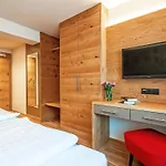 Stadthotel Eggerbraeu 伊姆斯特