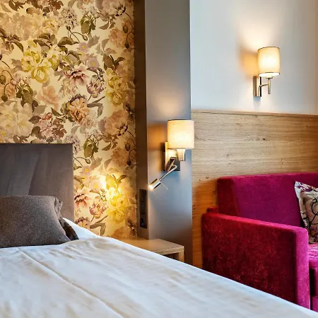 Stadthotel Eggerbraeu 3* אימסט