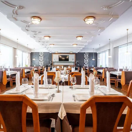 Stadthotel Eggerbraeu Otel 3*