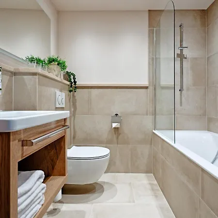 Stadthotel Eggerbraeu 伊姆斯特