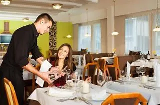 Stadthotel Eggerbraeu 3* אימסט