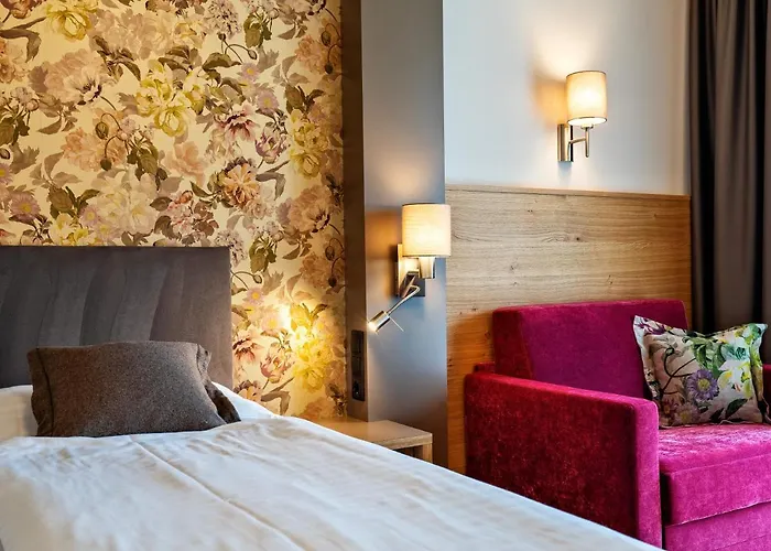 Stadthotel Eggerbraeu 3* Имст