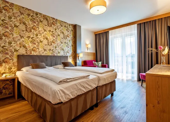 Stadthotel Eggerbraeu 3* Imst