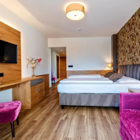 Ξενοδοχείο Stadthotel Eggerbraeu 3*