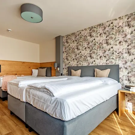 Ξενοδοχείο Stadthotel Eggerbraeu Imst
