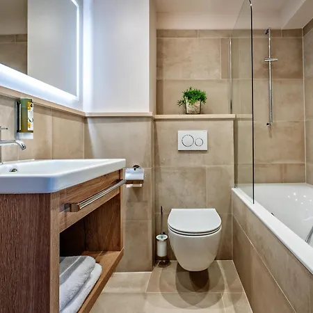 Stadthotel Eggerbraeu 3* אימסט