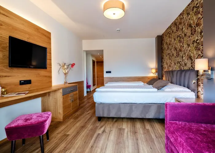 ホテル Stadthotel Eggerbraeu 3*