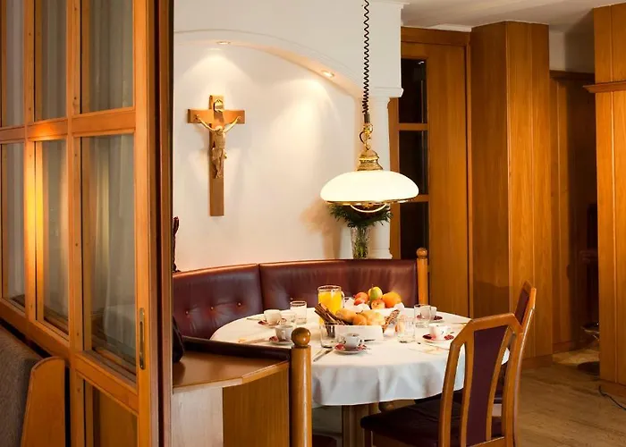 Stadthotel Eggerbraeu イムスト