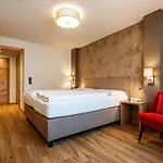 Stadthotel Eggerbraeu 임스트