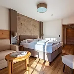 Stadthotel Eggerbraeu 3* 임스트