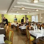 Stadthotel Eggerbraeu 3* 임스트
