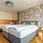 호텔 Stadthotel Eggerbraeu 임스트