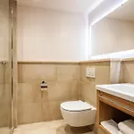 Stadthotel Eggerbraeu 호텔 3*