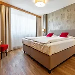 Stadthotel Eggerbraeu 3*
