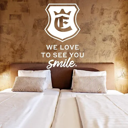 Stadthotel Eggerbraeu فندق امست