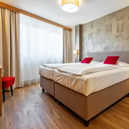 Stadthotel Eggerbräu 3*