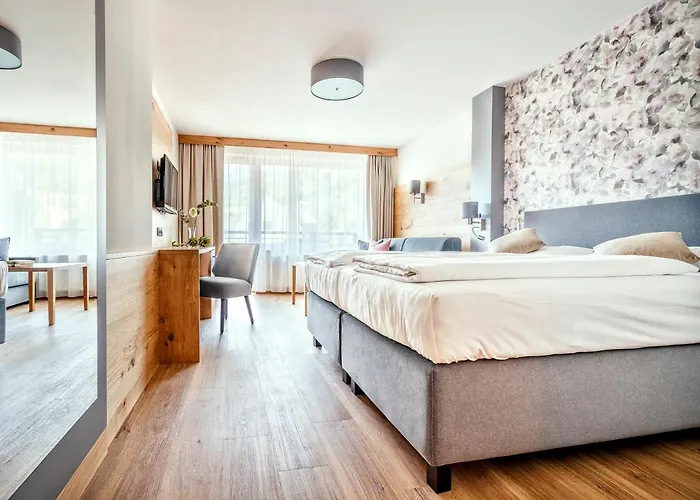 Stadthotel Eggerbraeu 3* امست