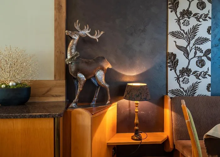 فندق Stadthotel Eggerbraeu