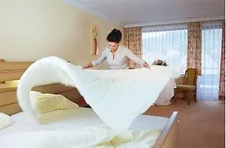 Stadthotel Eggerbraeu 3* امست